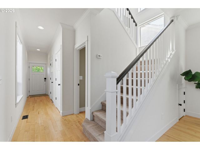 3823 Ne 72ND Ave, Portland, OR 97213