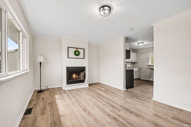 4933 Bloomfield Place, South Bend, IN 46619