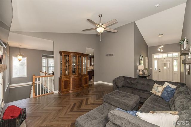 1652 Ivy Chase Lane, Fenton, MO 63026