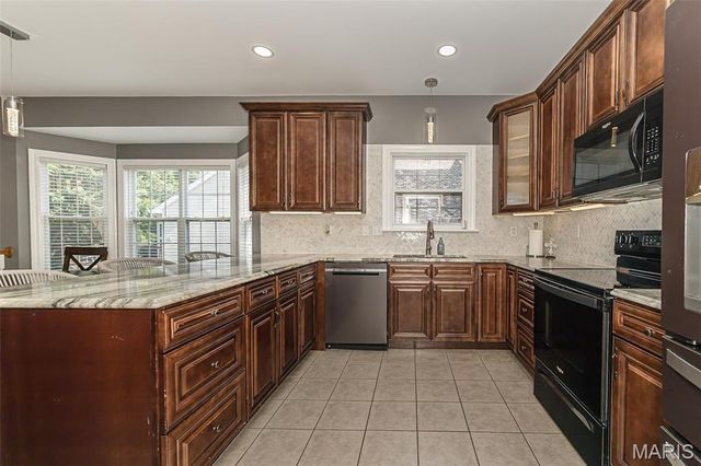 1652 Ivy Chase Lane, Fenton, MO 63026
