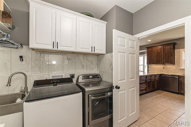 1652 Ivy Chase Lane, Fenton, MO 63026