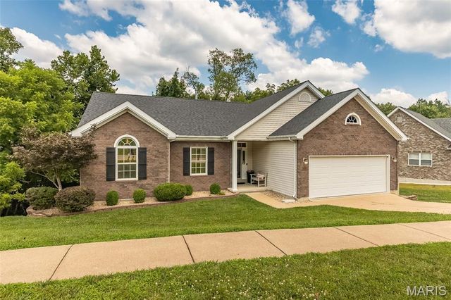 1652 Ivy Chase Lane, Fenton, MO 63026