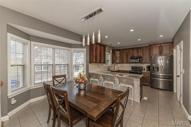 1652 Ivy Chase Lane, Fenton, MO 63026