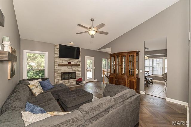 1652 Ivy Chase Lane, Fenton, MO 63026