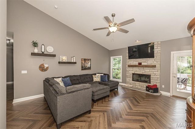1652 Ivy Chase Lane, Fenton, MO 63026