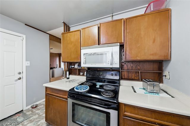 6956 Ten Oaks Avenue, Las Vegas, NV 89145