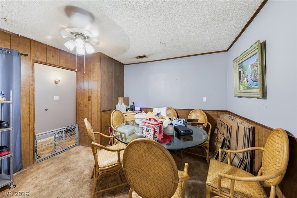 Image 10 of property listing at 6956 Ten Oaks Avenue, Las Vegas, NV 89145