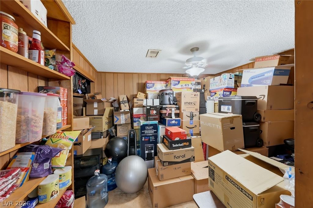 Image 20 of property listing at 6956 Ten Oaks Avenue, Las Vegas, NV 89145