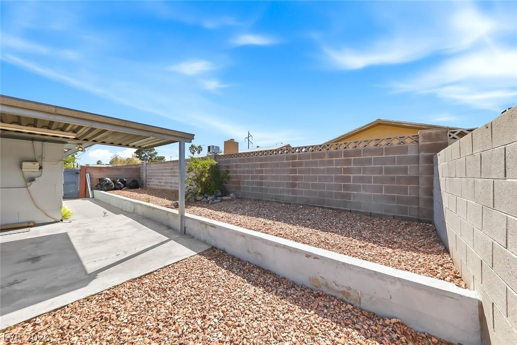 Image 25 of property listing at 6956 Ten Oaks Avenue, Las Vegas, NV 89145