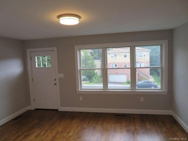 47 Gibson Place Left side, Yonkers, NY 10705
