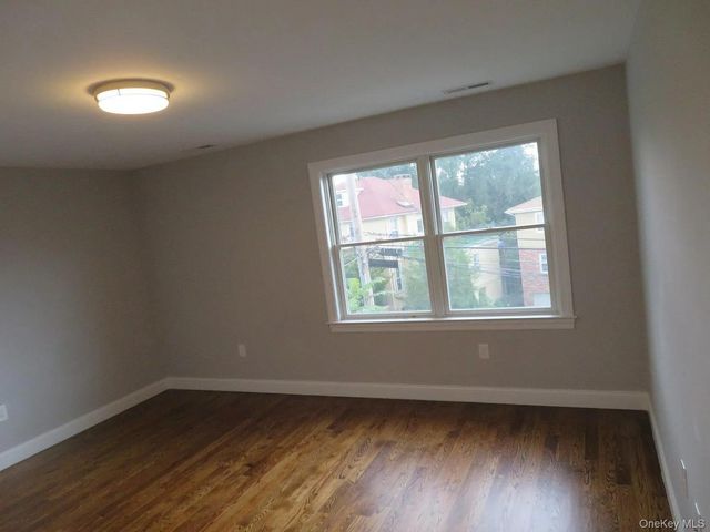47 Gibson Place Left side, Yonkers, NY 10705