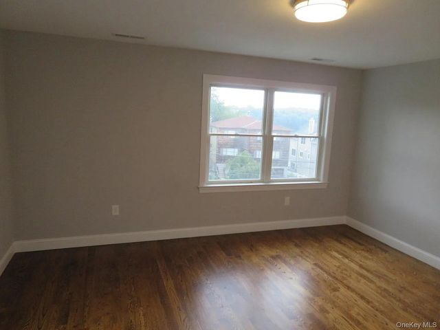 47 Gibson Place Left side, Yonkers, NY 10705