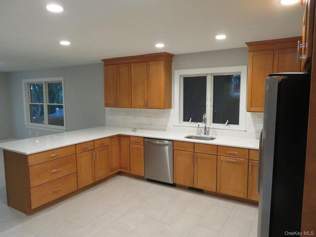 47 Gibson Place Left side, Yonkers, NY 10705