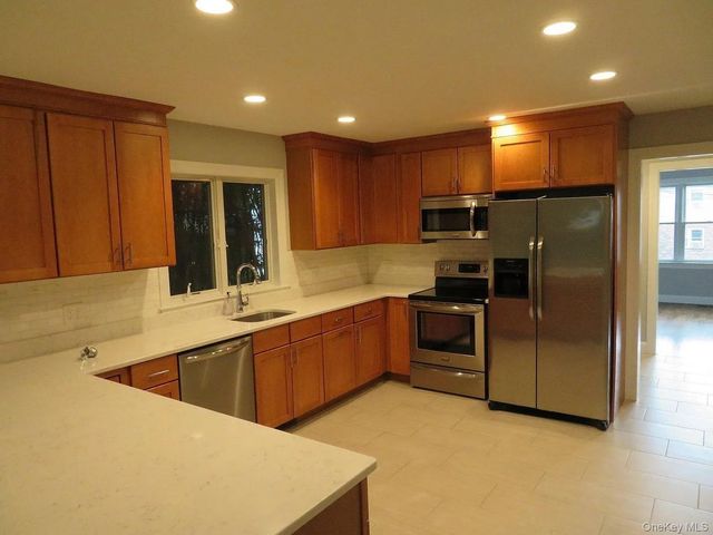 47 Gibson Place Left side, Yonkers, NY 10705