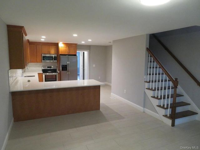 47 Gibson Place Left side, Yonkers, NY 10705
