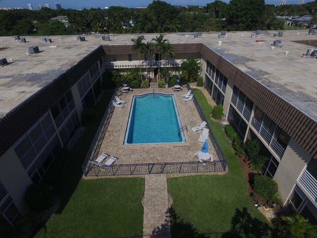 342 Southwind Drive 114, North Palm Beach, FL 33408
