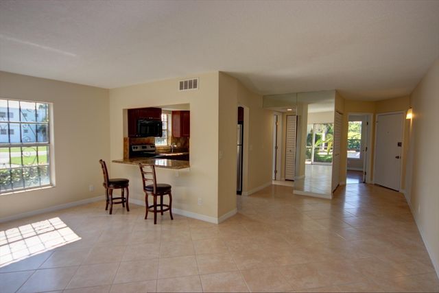 342 Southwind Drive 114, North Palm Beach, FL 33408