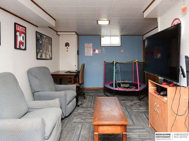 5909 Spaulding Street, Omaha, NE 68104
