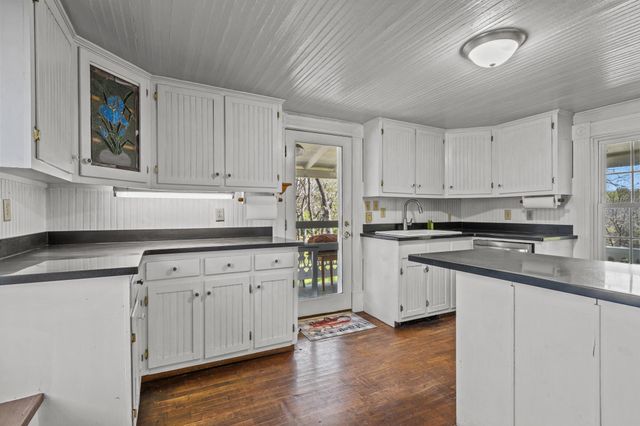 15 CHILTON LN, Sperryville, VA 22740