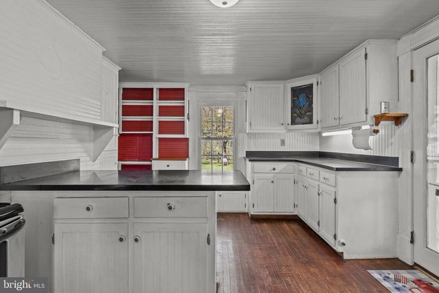 15 CHILTON LN, Sperryville, VA 22740