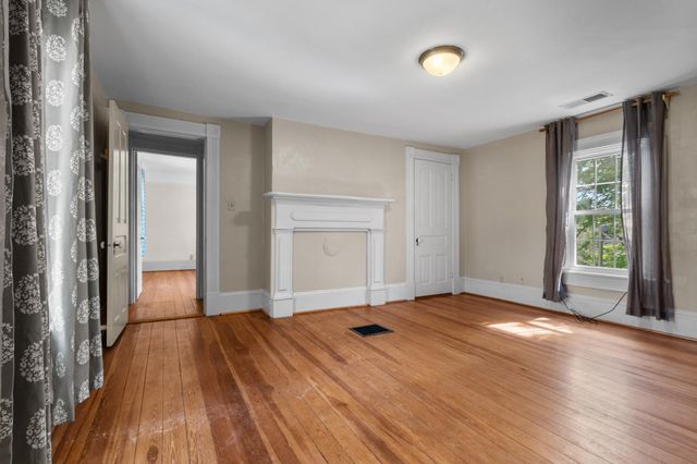 15 CHILTON LN, Sperryville, VA 22740
