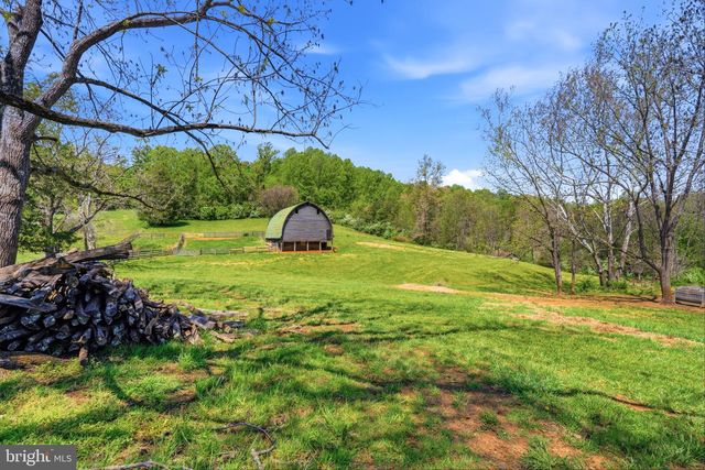 15 CHILTON LN, Sperryville, VA 22740