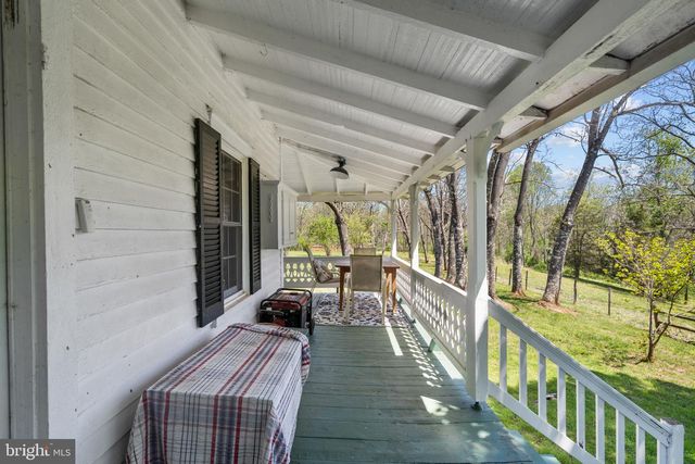 15 CHILTON LN, Sperryville, VA 22740