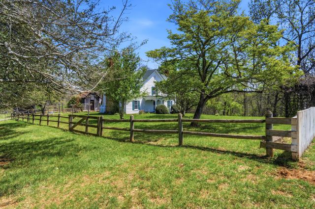 15 CHILTON LN, Sperryville, VA 22740