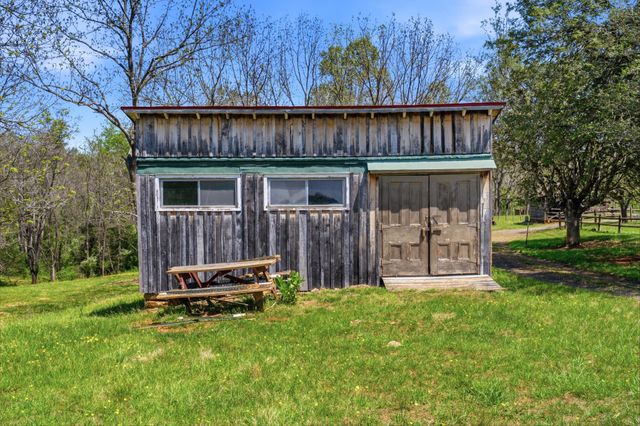 15 CHILTON LN, Sperryville, VA 22740