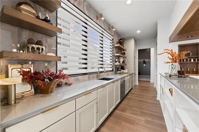 17605 Knox Street, Overland Park, KS 66221