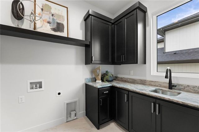 17605 Knox Street, Overland Park, KS 66221