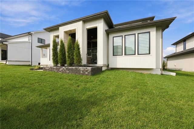 17605 Knox Street, Overland Park, KS 66221