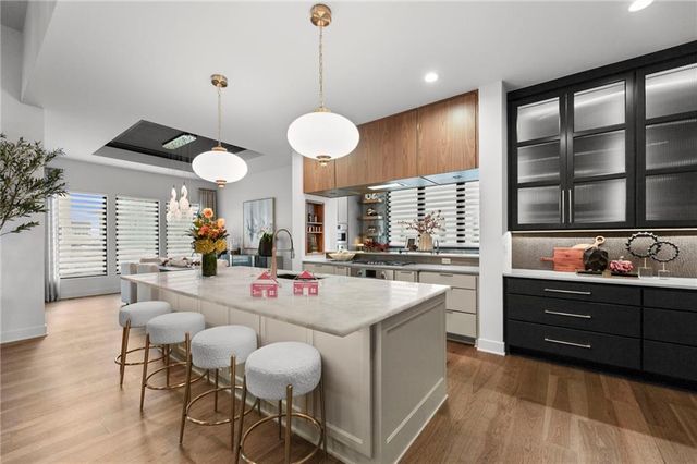17605 Knox Street, Overland Park, KS 66221