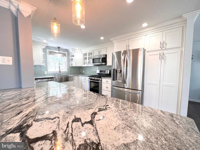 305 WHILDAM AVE, Cape May, NJ 08204