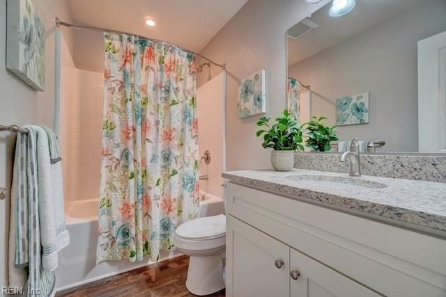 3640 Towne Point RD, Portsmouth, VA 23703