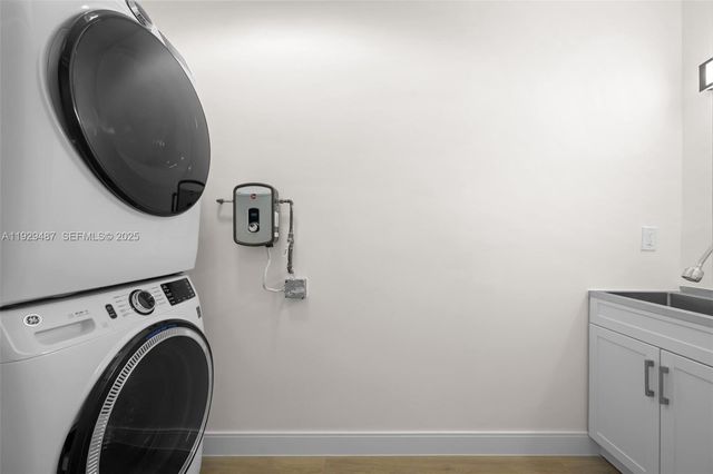 7994 Crespi Blvd 7994, Miami Beach, FL 33141