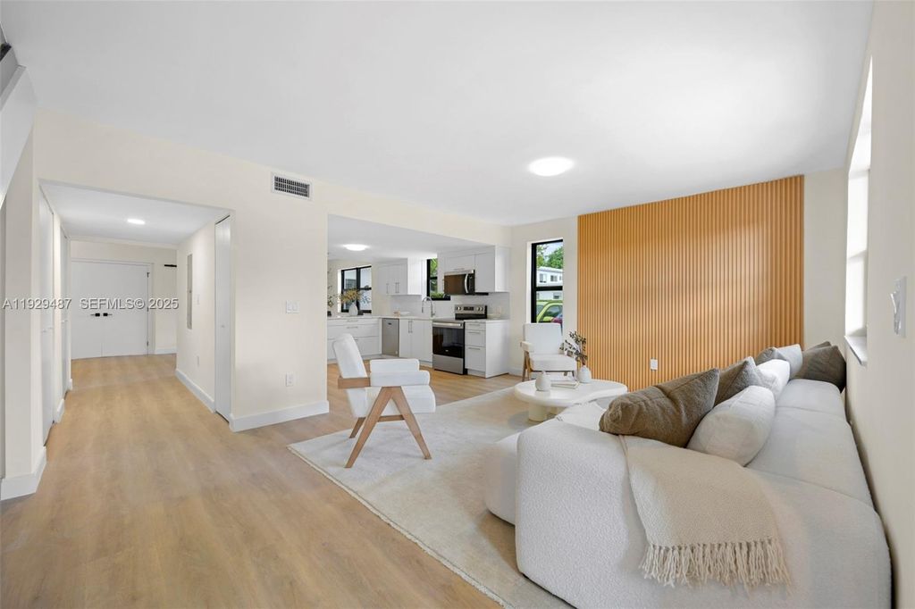 7994 Crespi Blvd 7994, Miami Beach, FL 33141