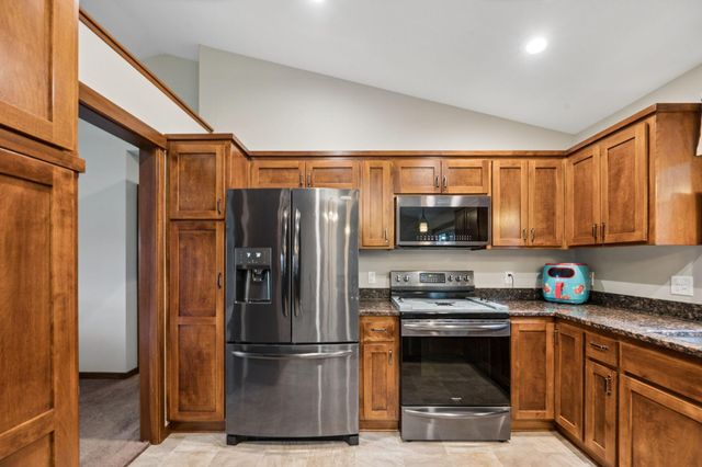 683 Elins Lake Road SE, Cambridge, MN 55008