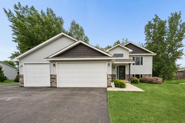 683 Elins Lake Road SE, Cambridge, MN 55008