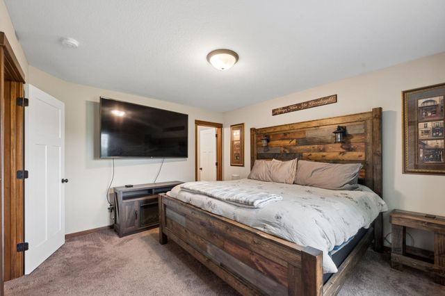 683 Elins Lake Road SE, Cambridge, MN 55008