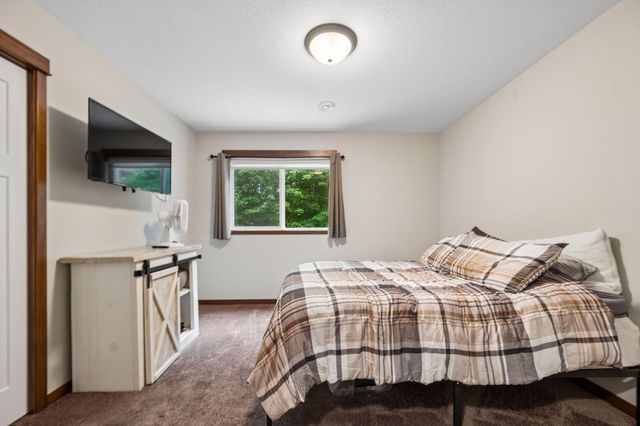 683 Elins Lake Road SE, Cambridge, MN 55008