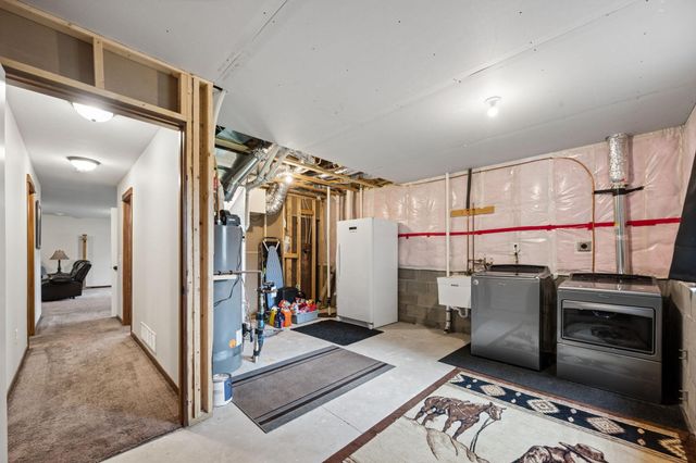 683 Elins Lake Road SE, Cambridge, MN 55008