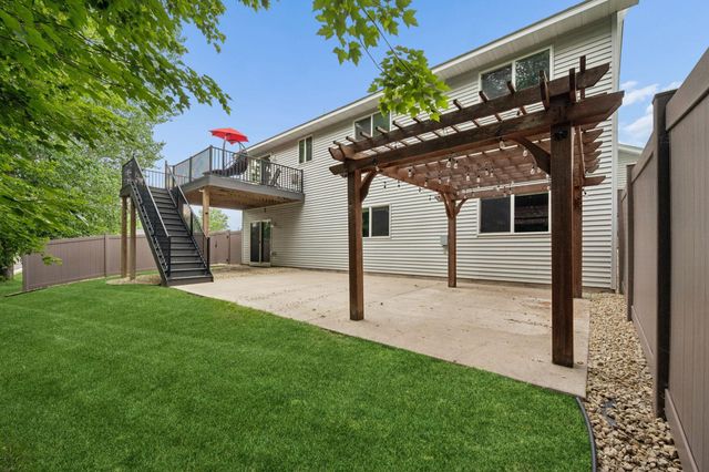 683 Elins Lake Road SE, Cambridge, MN 55008