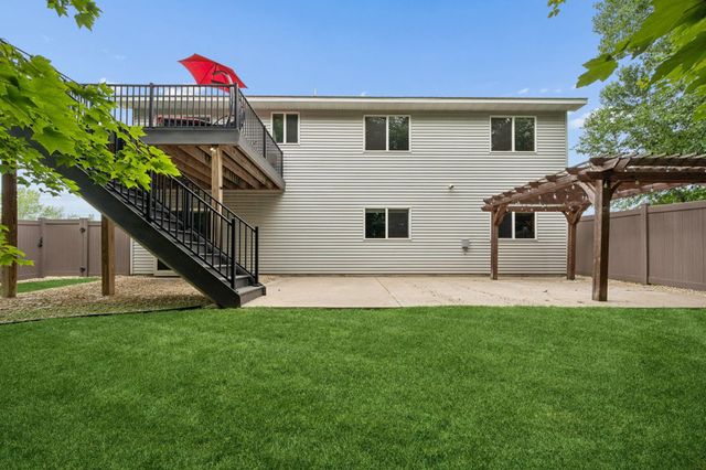683 Elins Lake Road SE, Cambridge, MN 55008