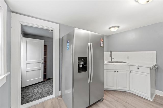 304 E Shawnee Street, Paola, KS 66071