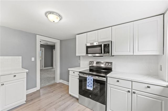 304 E Shawnee Street, Paola, KS 66071