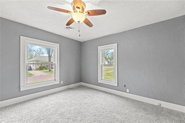 304 E Shawnee Street, Paola, KS 66071