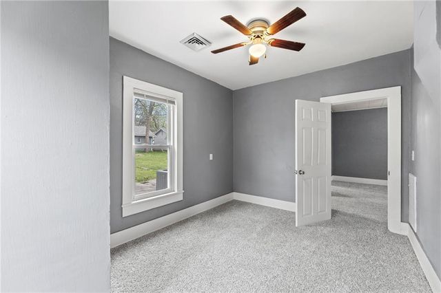 304 E Shawnee Street, Paola, KS 66071