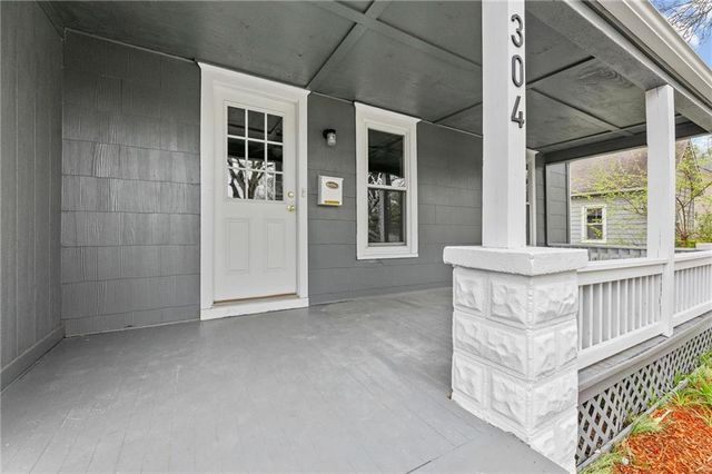 304 E Shawnee Street, Paola, KS 66071