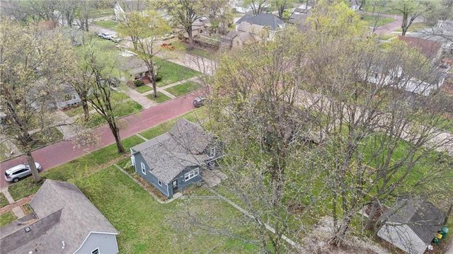 304 E Shawnee Street, Paola, KS 66071